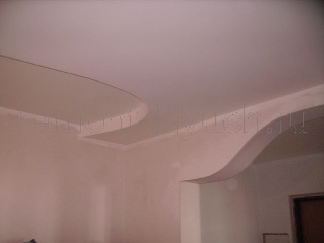 ремонт квартиры Москва Ленинский пр-т - окраска водоэмульсионной краской подвесного потолка фигурной формы