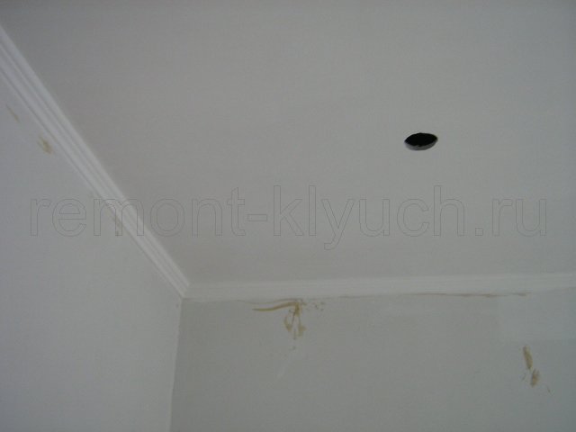 Устройство подвесного потолка из ГКЛ в 1 уровень, высверливние отверстий для точечных светильников, установка потолочного плинтуса, окраска в/д краской подвесного потолка и потолочного плинтуса