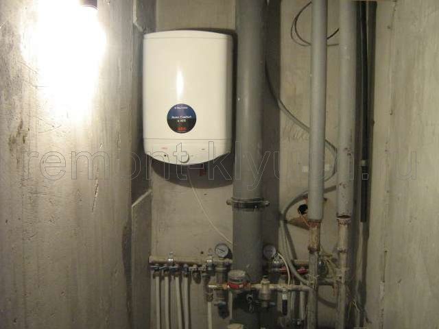 Установка накопительного водонагревателя в санузле