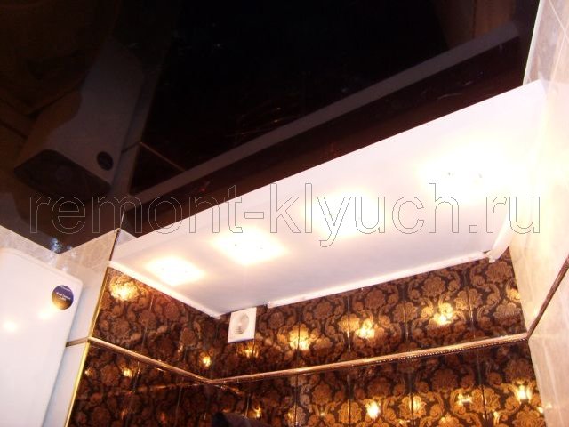 Готовый вариант подвесного потолка и вентиляции в санузле
