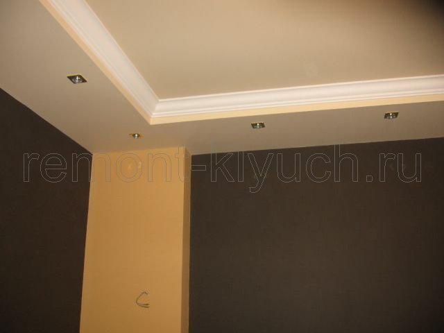 Высококачественная окраска стен с колором, окраска подвесного потолка из ГКЛ, монтаж точечных светильников 