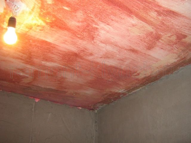 Грунтовка потолка бетоноконтактом, штукатурка стен гипсовыми составами по направляющим маячкам
