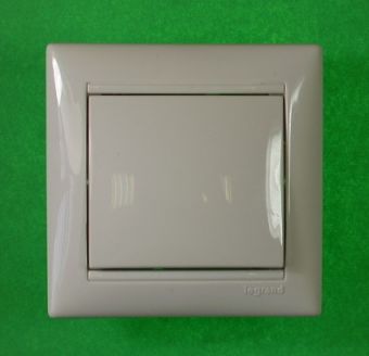 Legrand Valena   1- (774401)